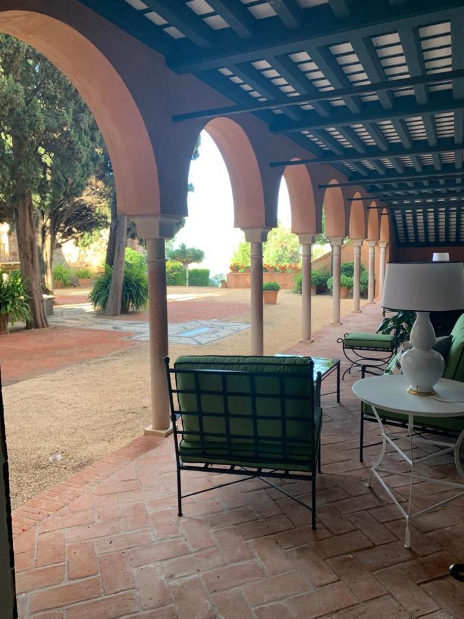 Soho Boutique Castillo De Santa Catalina - Adults Recommended Málaga Exterior foto The hotel's courtyard
