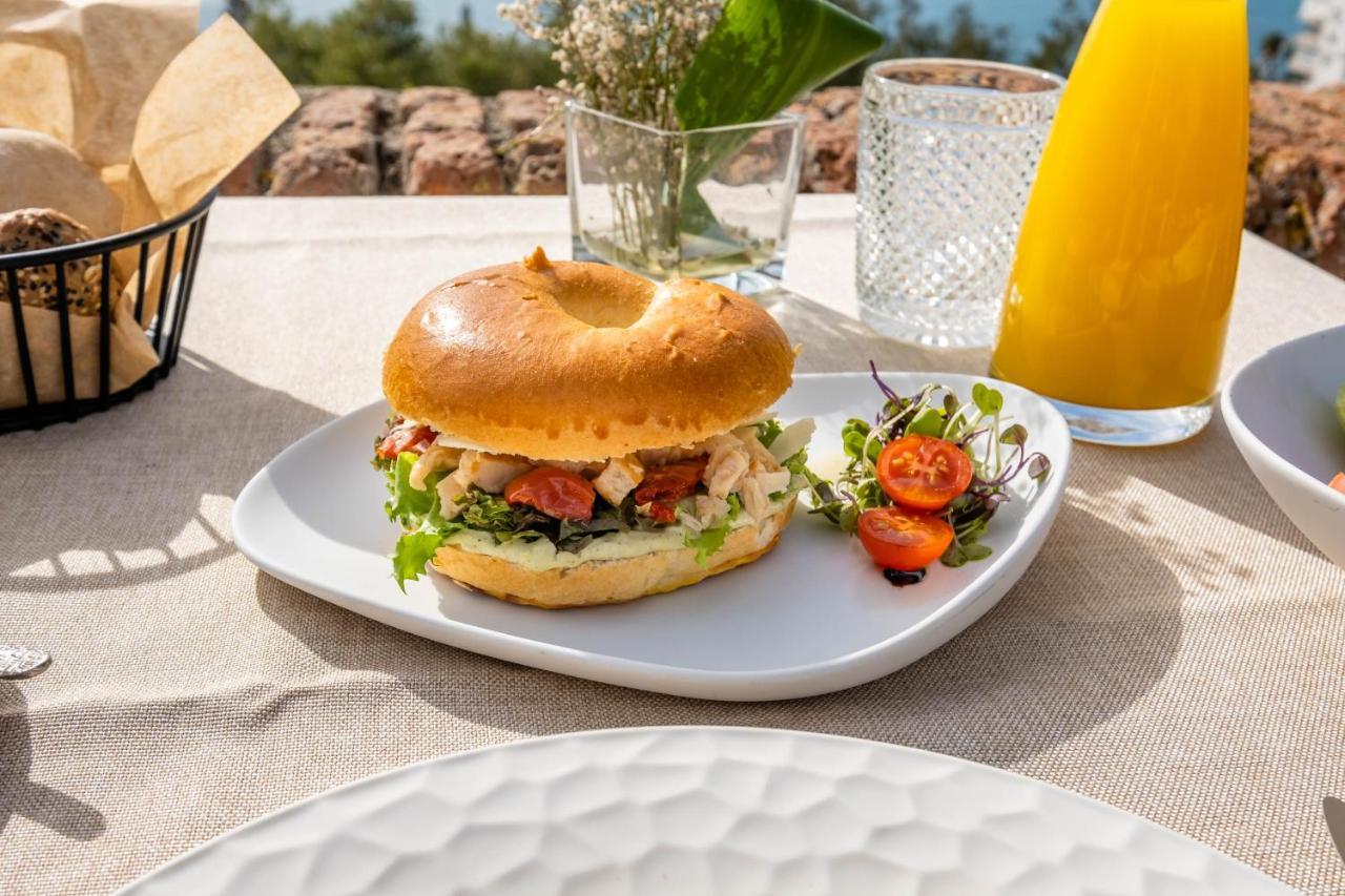 Soho Boutique Castillo De Santa Catalina - Adults Recommended Málaga Exterior foto A chicken caesar salad bagel