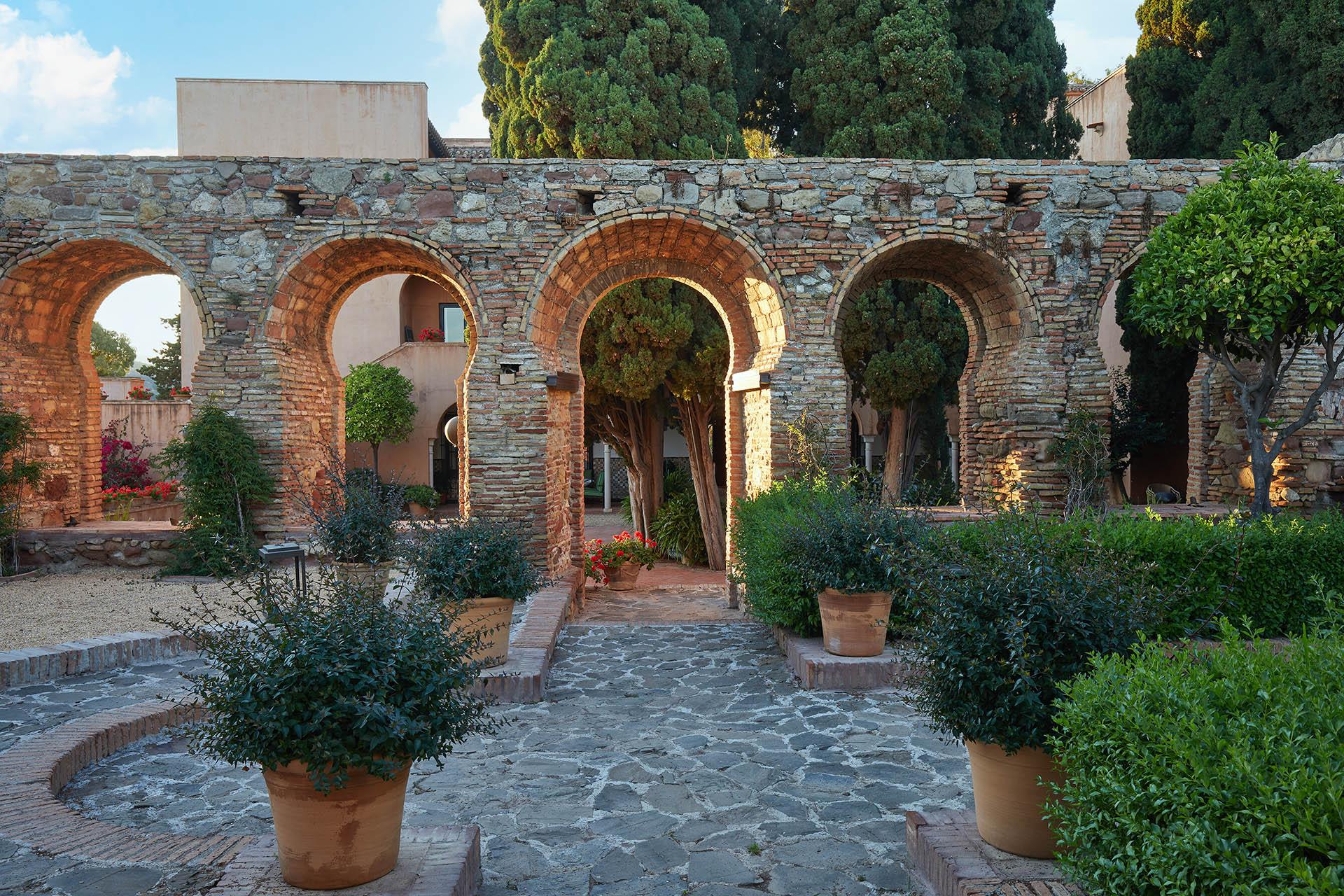 Soho Boutique Castillo De Santa Catalina - Adults Recommended Málaga Exterior foto The Roman aqueduct of Ansignan