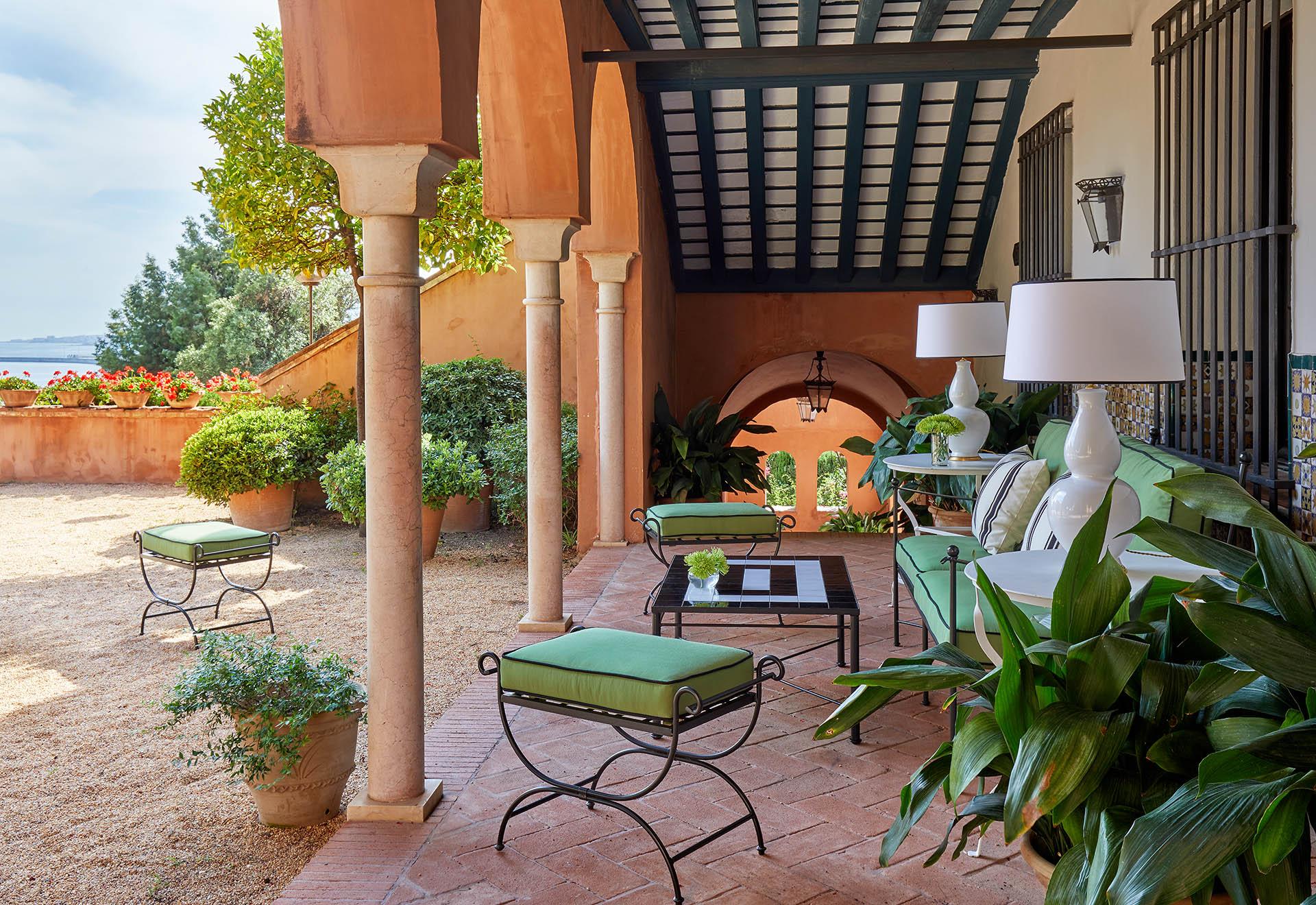 Soho Boutique Castillo De Santa Catalina - Adults Recommended Málaga Exterior foto The patio at the Royal Palm Hotel